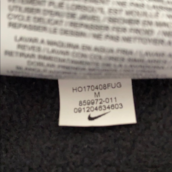 Nike Dri Fit Black Kangaroo Pockets Girls Hoodie - Picture 9 of 9